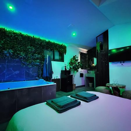 La Jungle Room Роняк Екстериор снимка