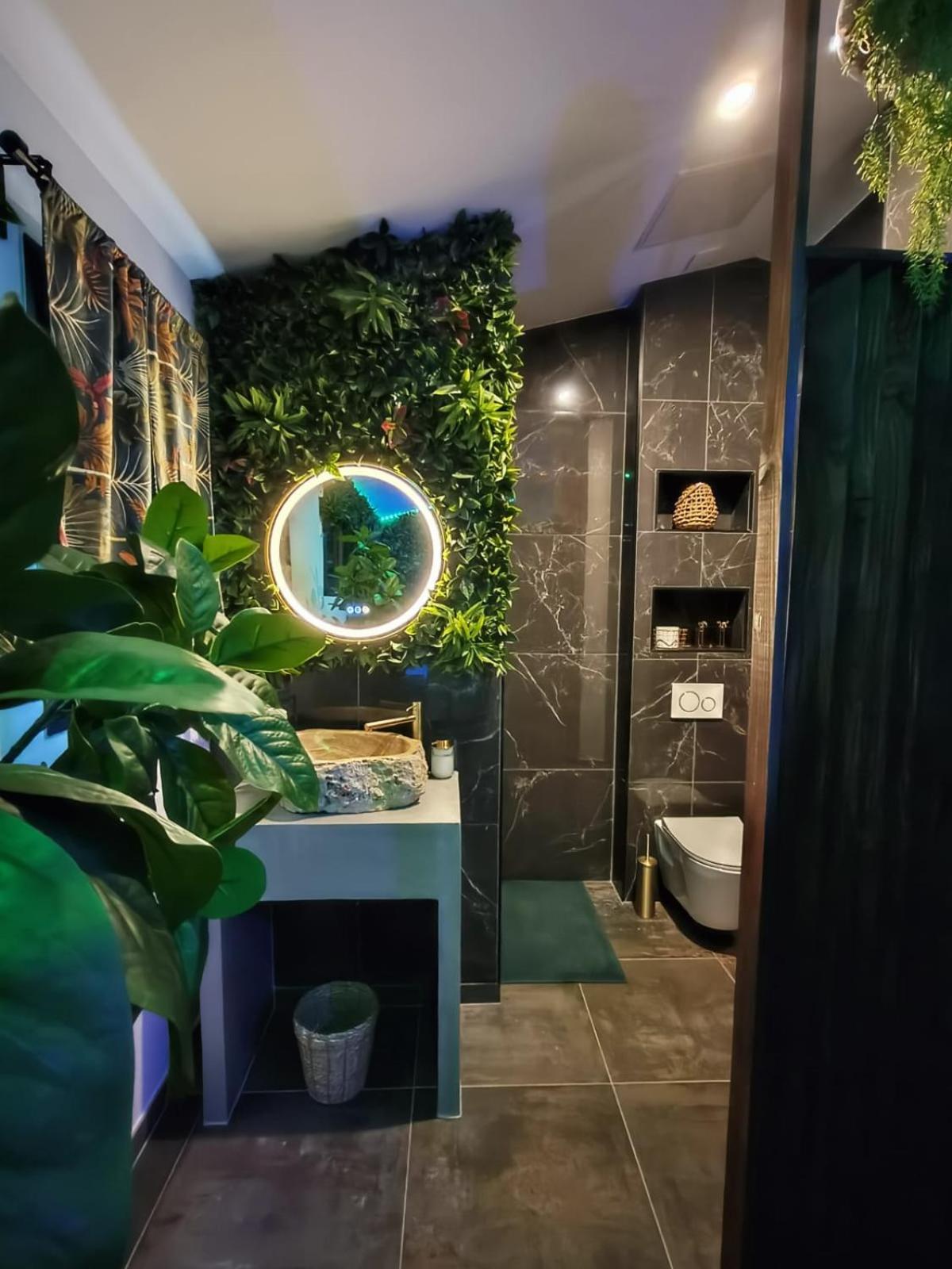 La Jungle Room Роняк Екстериор снимка